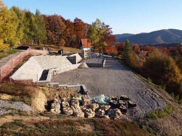 Gradjevinski kompleks Mravinjci-Povlen,15 ari,1001m/nv