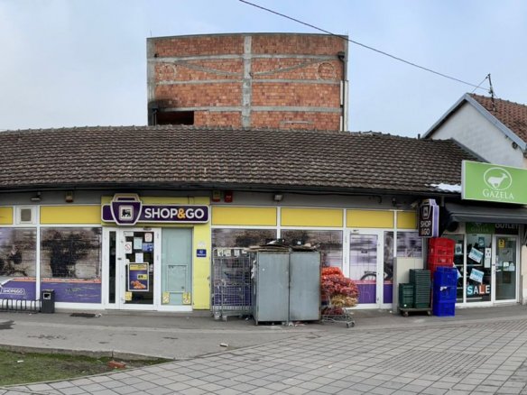 Lokal u strogom centru Surcina