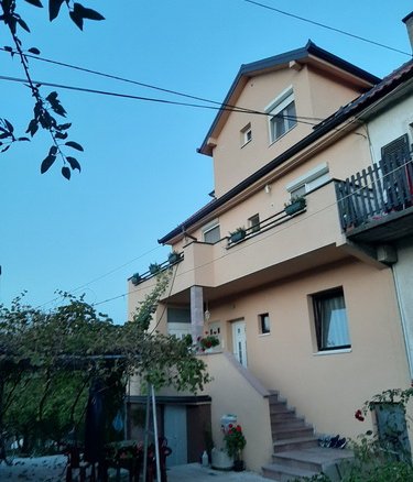 Kuća Železnik, 222 m2 od 4 etaže
