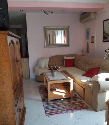 Apartman i dva stana za izdavanje u Budvi