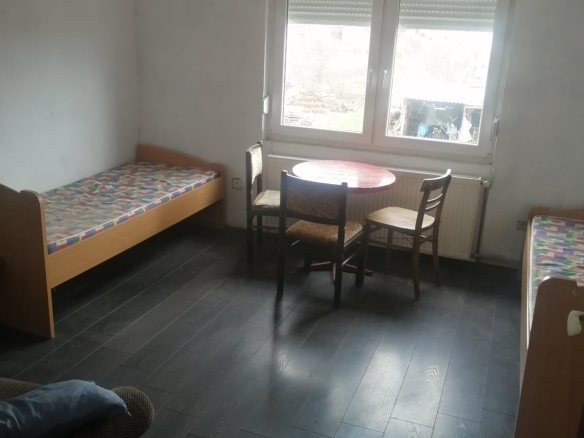 Izdaje se prostor za smestaj gradjevinskih radnika u Pancevu