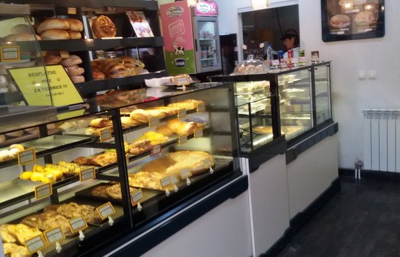 Izdajem opremljen lokal, pekara, proizvodnja kolača, kuhinja – Inđija