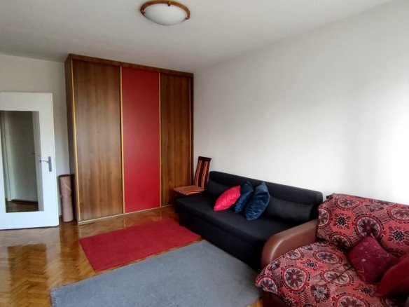 Izdajem dvosoban stan, Novi Beograd, Otona Zupančića 50 m2