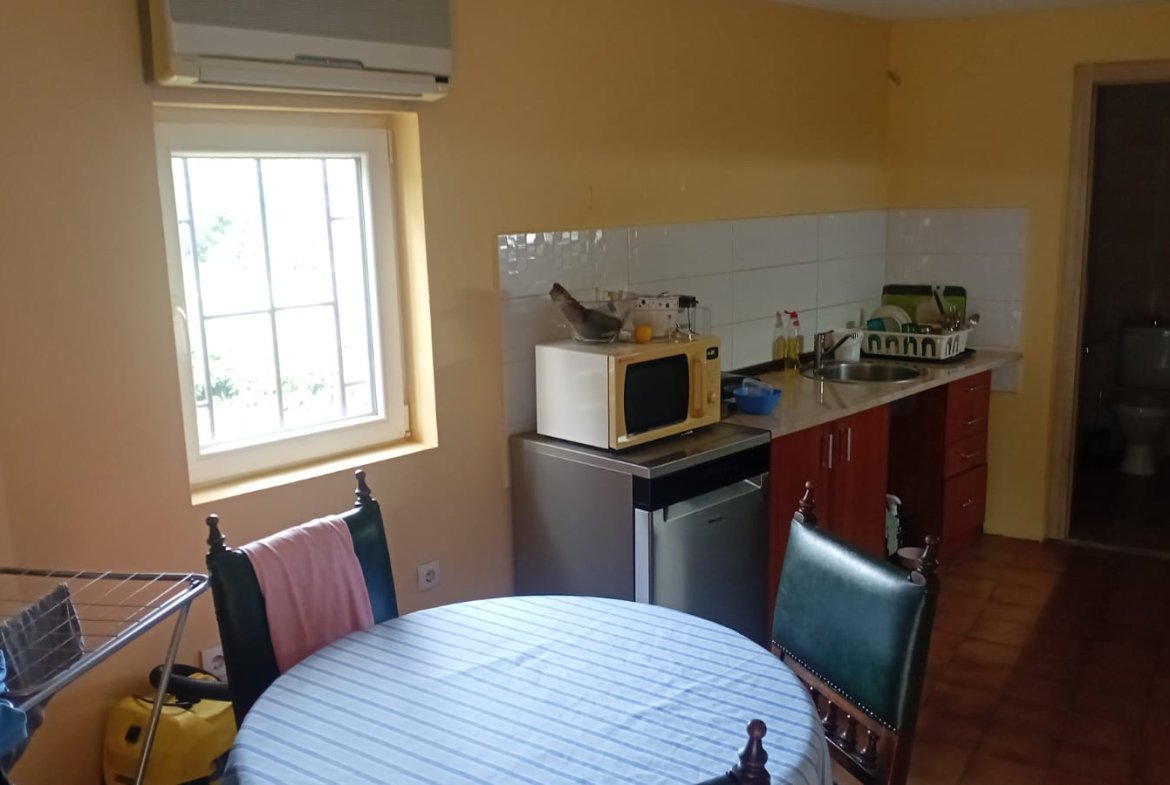 Avala, blizu megamarketa Koka Mar, 200 m2
