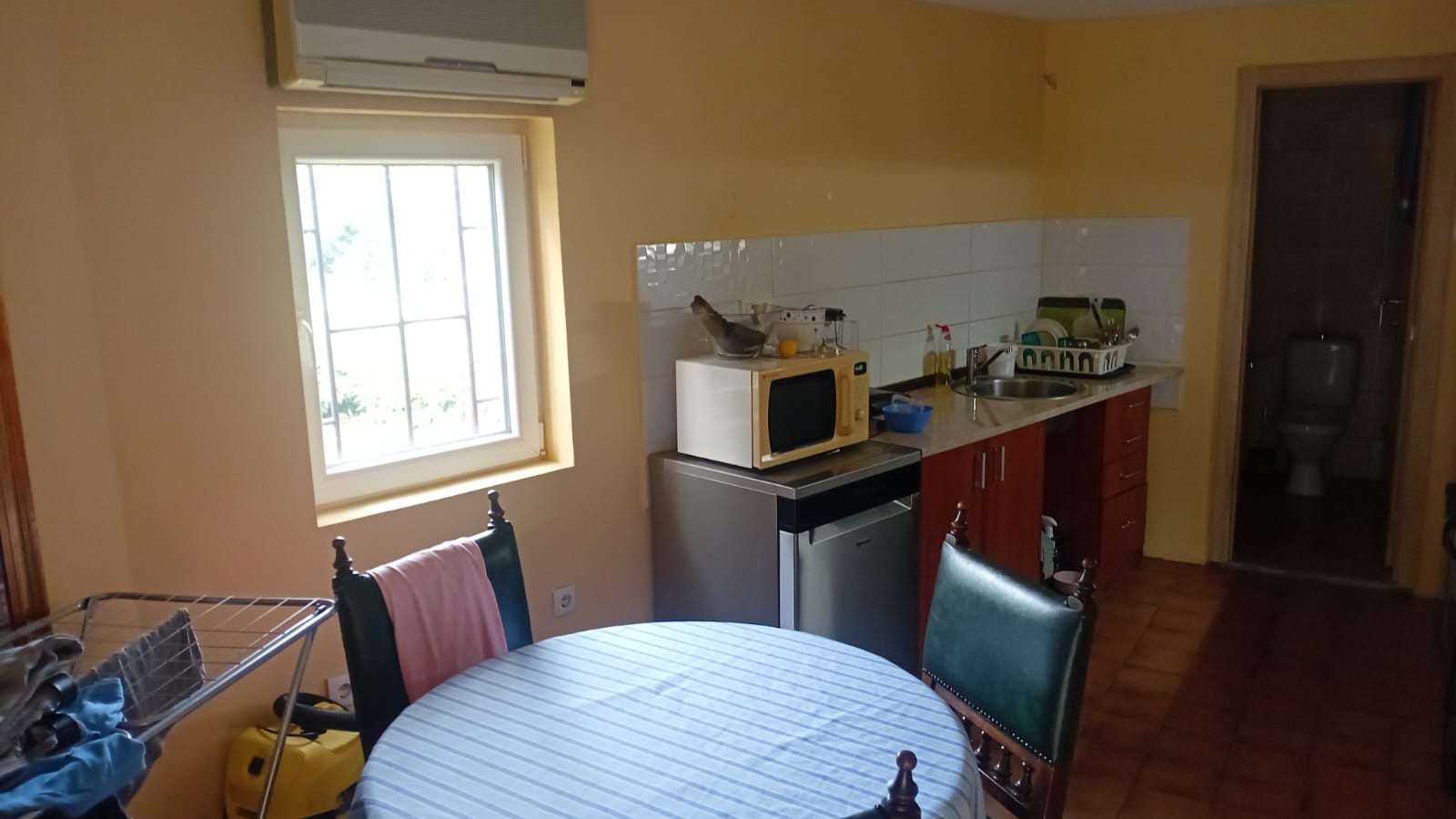 Avala, blizu megamarketa Koka Mar, 200 m2