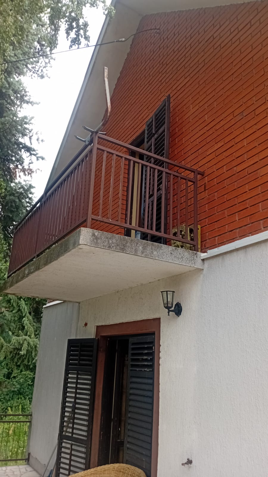 Avala, blizu megamarketa Koka Mar, 200 m2