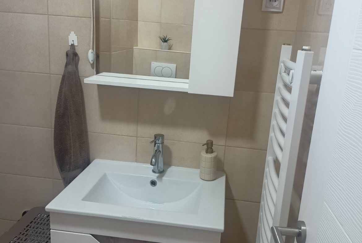 Opremljen stan u novogradnji (2024) – 49m² – Sombor (Toze Markovića)