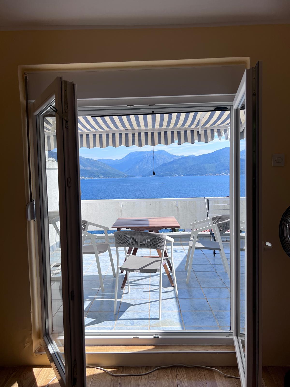 001 Apartman Krasici – Vanja Kompletno renoviran apartman sa pogledom na Boku – Krašići (52m²)