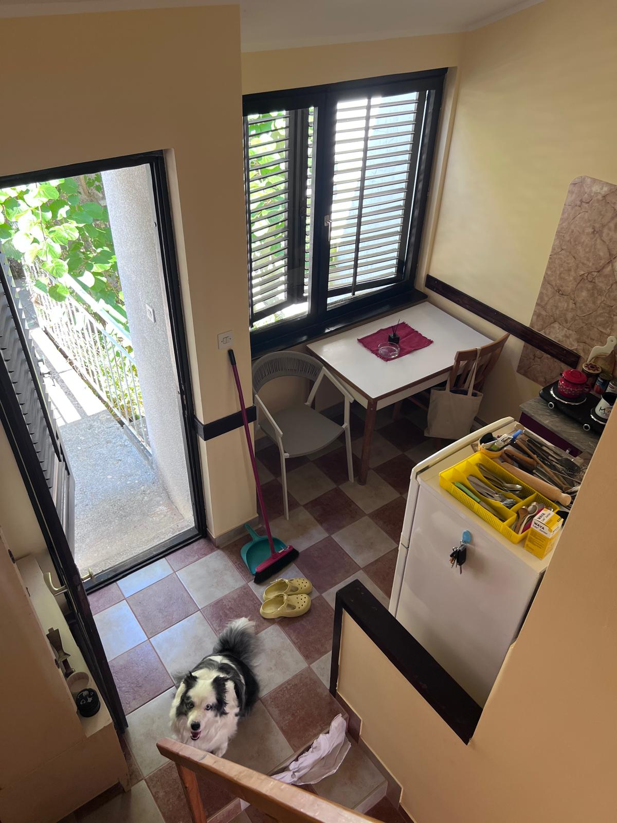 008 viber_slika_2026-07-14_14-40-56-700 Kompletno renoviran apartman sa pogledom na Boku – Krašići (52m²)