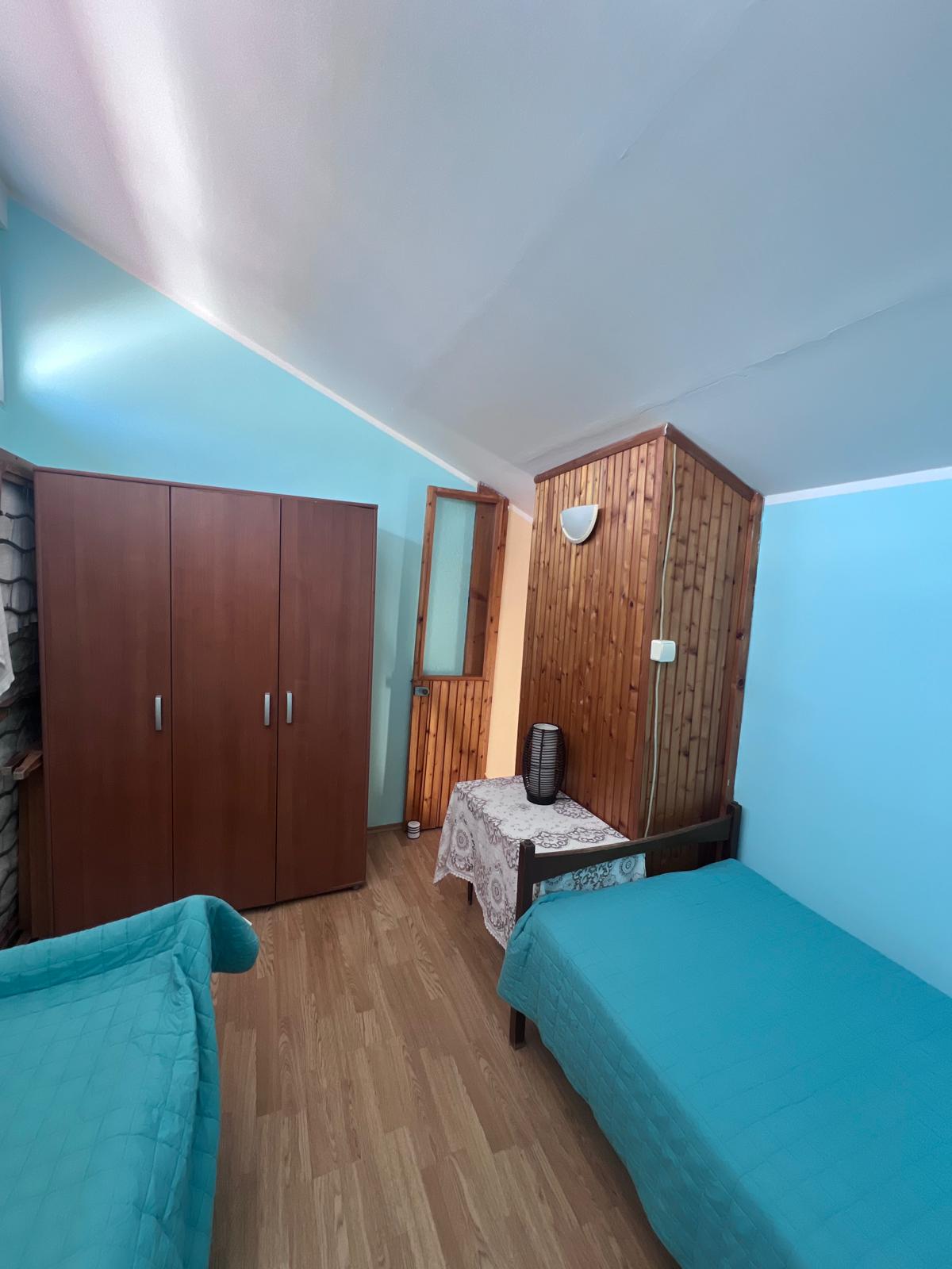 010 viber_slika_2026-07-14_14-40-55-634 Kompletno renoviran apartman sa pogledom na Boku – Krašići (52m²)