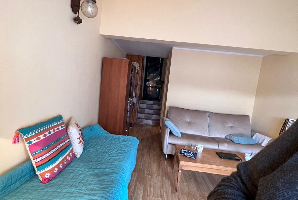 Kompletno renoviran apartman sa pogledom na Boku – Krašići (52m²)