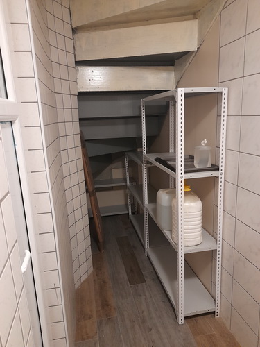 Izdajem opremljen lokal, pekara, proizvodnja kolača, kuhinja – Inđija