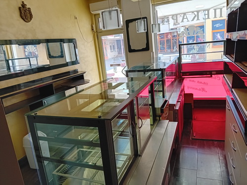 Izdajem opremljen lokal, pekara, proizvodnja kolača, kuhinja – Inđija