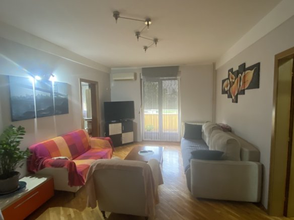 IZDAJE SE STAN – PRVOMAJSKA, ZEMUN – 600e