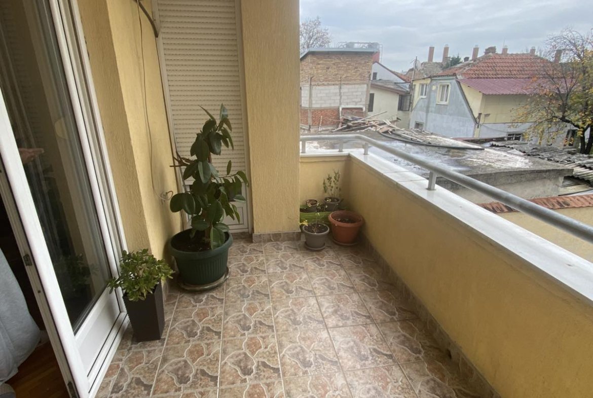 IZDAJE SE STAN – PRVOMAJSKA, ZEMUN – 600e