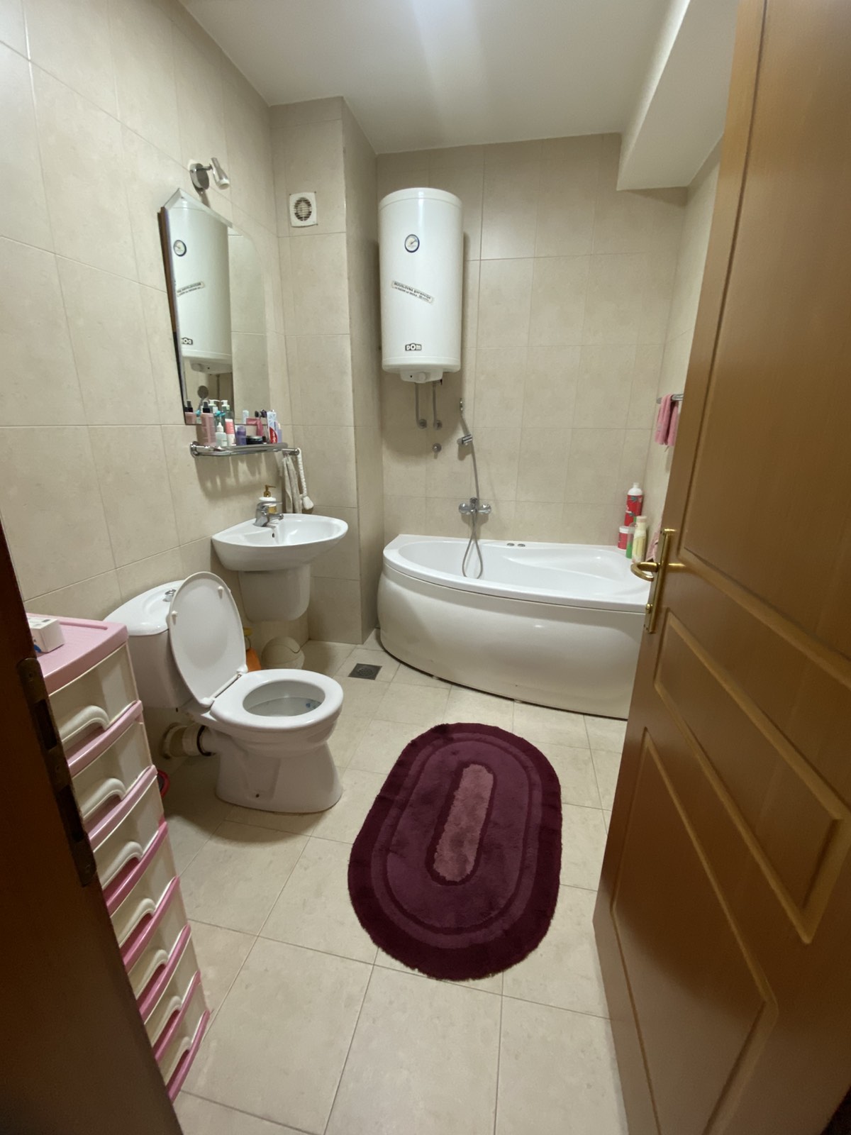 IZDAJE SE STAN – PRVOMAJSKA, ZEMUN – 600e