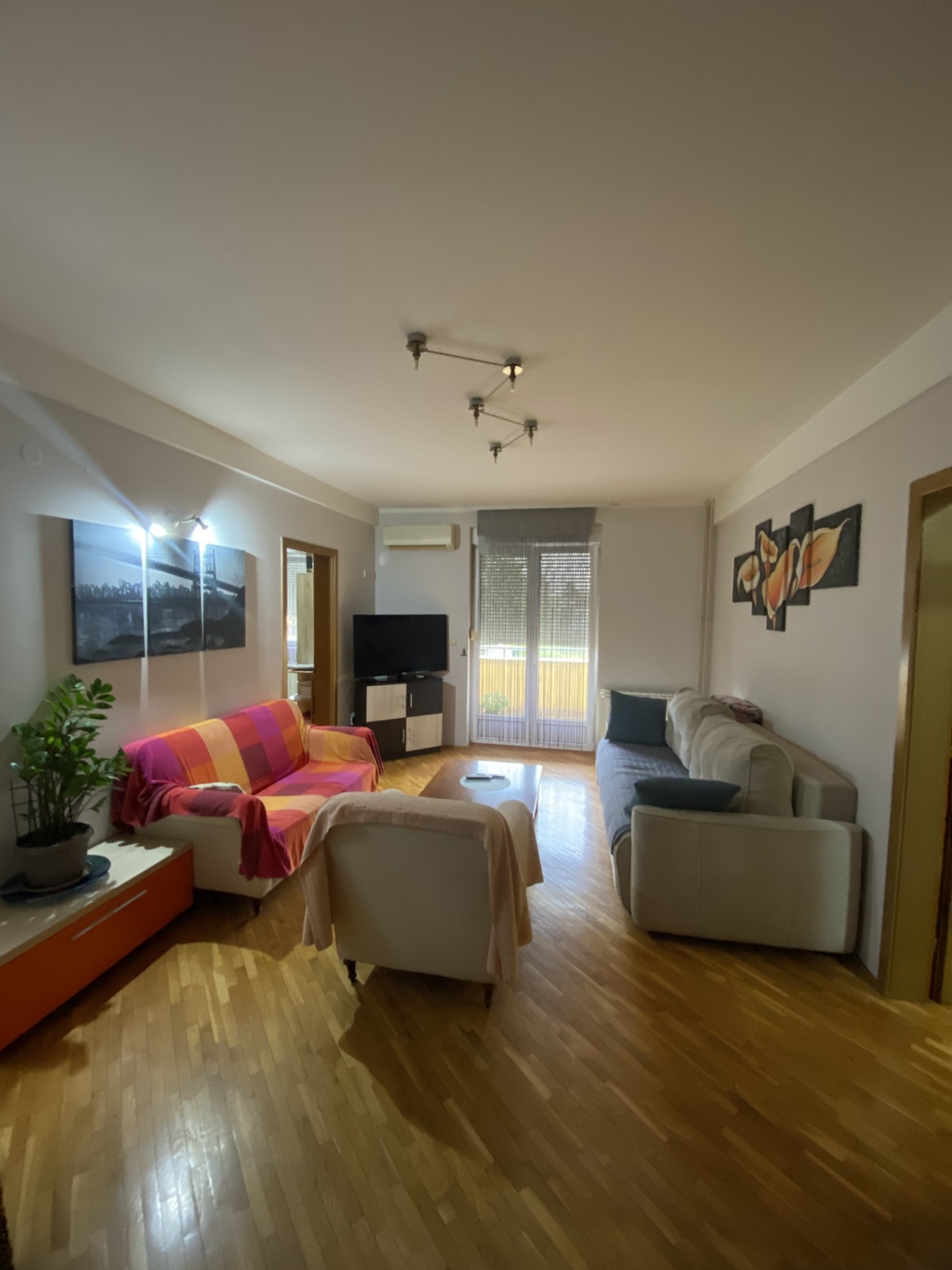 IZDAJE SE STAN – PRVOMAJSKA, ZEMUN – 600e
