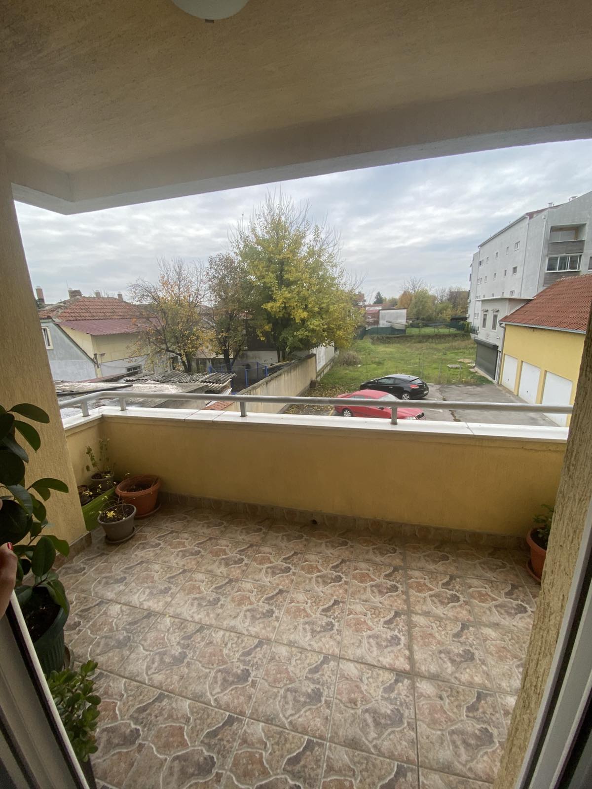 IZDAJE SE STAN – PRVOMAJSKA, ZEMUN – 600e