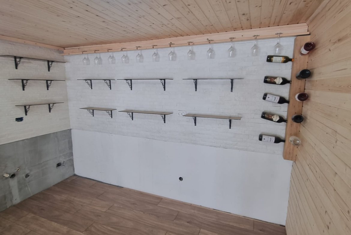Zlatibor, drvena kuca sa bazenom na prodaju 96 m2 na placu od 5,5 ari