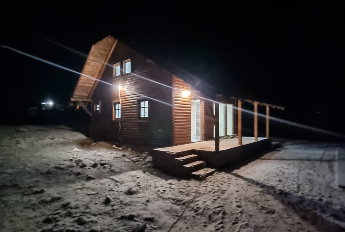 Zlatibor, drvena kuca sa bazenom na prodaju 96 m2 na placu od 5,5 ari