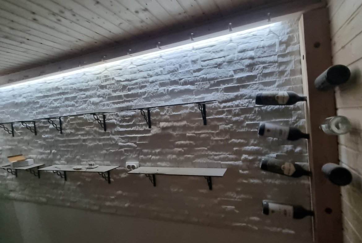 Zlatibor, drvena kuca sa bazenom na prodaju 96 m2 na placu od 5,5 ari